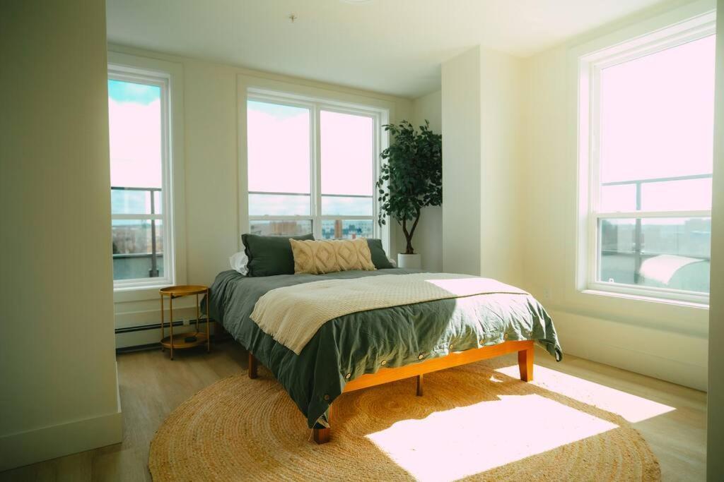 Chic Cozy Retreat - 2Br - Stunning North End Views Appartement Halifax Buitenkant foto