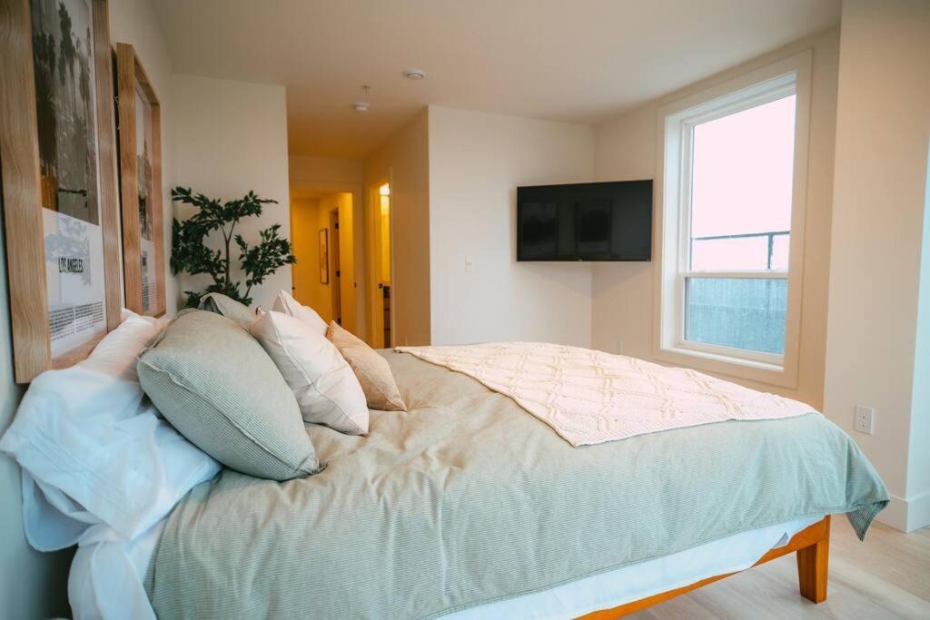 Chic Cozy Retreat - 2Br - Stunning North End Views Appartement Halifax Buitenkant foto