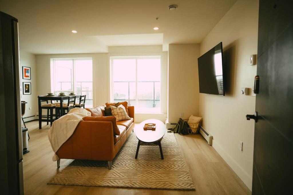Chic Cozy Retreat - 2Br - Stunning North End Views Appartement Halifax Buitenkant foto